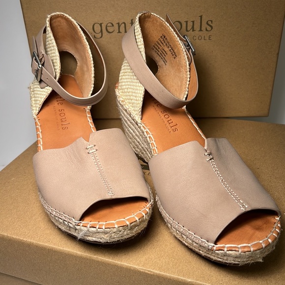 EUC Women's Charli Ankle-Strap Espadrille Wedge Sandals - Picture 2 of 6